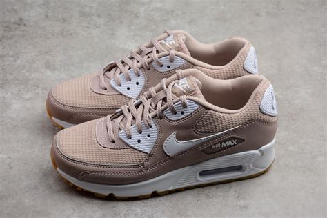 Shop for a variety of women&39;s Nike Air Max shoes at Foot Locker, the leading retailer of sneakers and streetwear. . Nike air max women